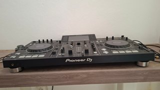 Mesa DJ Pioneer XDJ-RX Negra