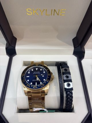 Reloj Skyline Dorado y Pulsera Negra