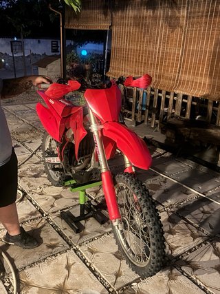 Honda CRF 450R Roja Motocross