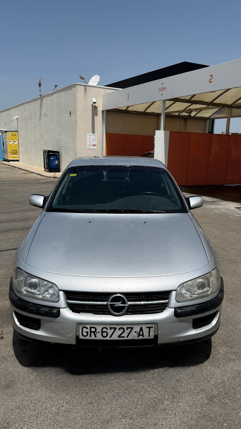 Opel Omega 1998 - foto 1
