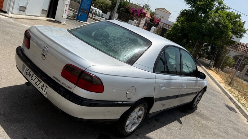 Opel Omega 1998, foto 4