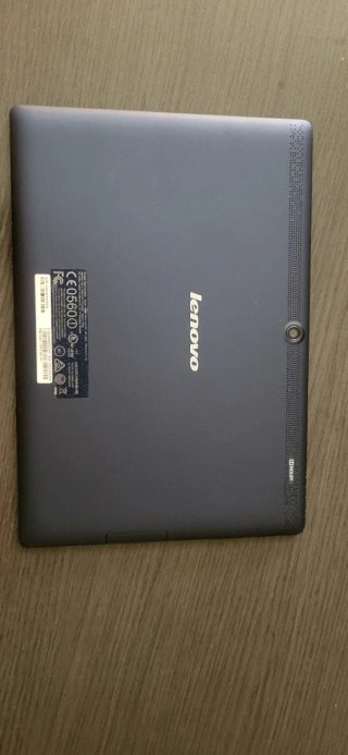 Tablet Lenovo Negra con Funda Multicolor