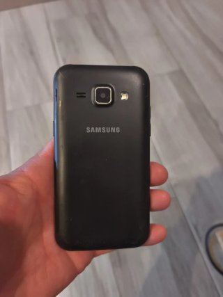 Samsung Galaxy J1 SM-J100H Negro no enciende