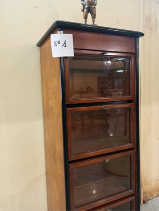Vitrina cerezo francés