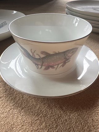 Juego de porcelana con peces