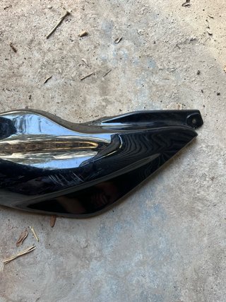 Tapa Lateral Derecha Yamaha Aerox Negra