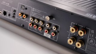 Amplificador Arcam A15 en su caja original