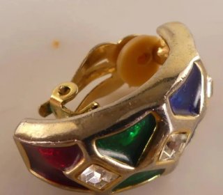 Pendientes dorados con cristales (naturales?)