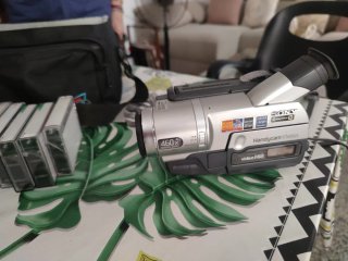 Videocámara Sony Handycam Vision Hi8