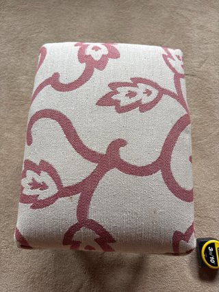 Reposapiés tapizado floral
