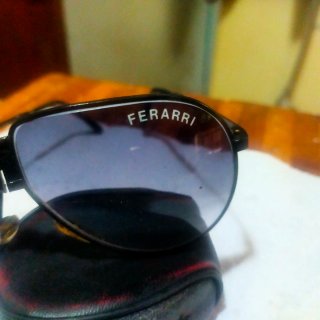 Gafas de sol Ferrari antiguas plegables