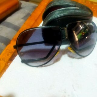 Gafas de sol Ferrari antiguas plegables