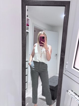 Pantalón gris de pinza