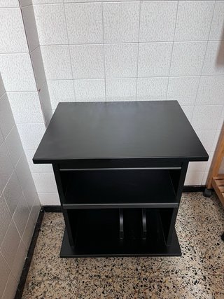 Mesa auxiliar con ruedas