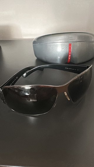 Gafas de sol Prada originales con funda