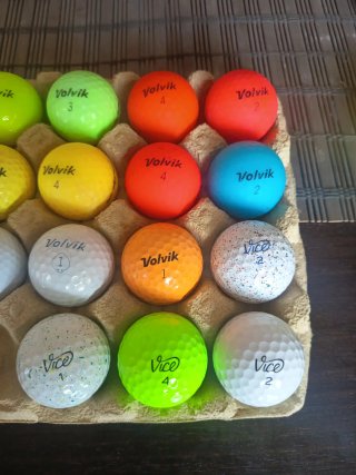25 Pelotas Golf Volvik y Vice