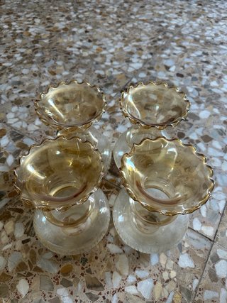 Lámpara de techo dorada