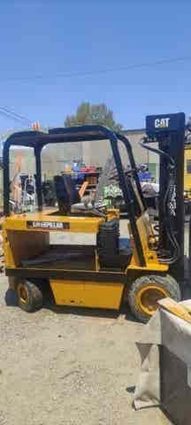 CARRETILLA ELETRICA CARTERPILLAS 2500