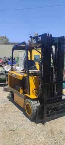 CARRETILLA ELETRICA CARTERPILLAS 2500