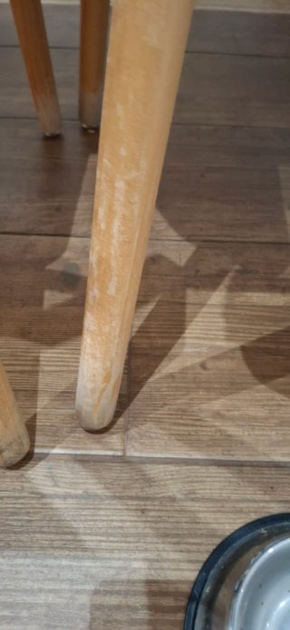 Juego de 4 sillas negras y madera