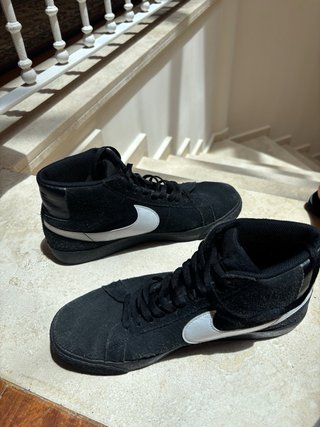 Nike Blazer Mid de ante (suede), en color negro