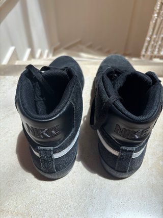Nike Blazer Mid de ante (suede), en color negro