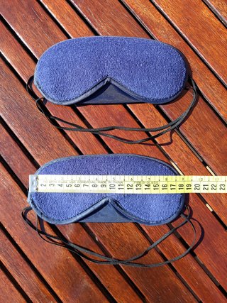 Antifaz, almohada hinchable y calcetines viaje X2