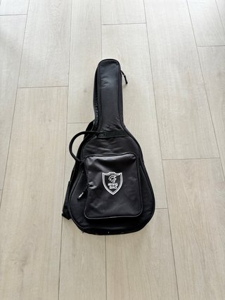 Guitarra Española Clásica  Marca: Admira