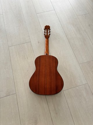Guitarra Española Clásica  Marca: Admira