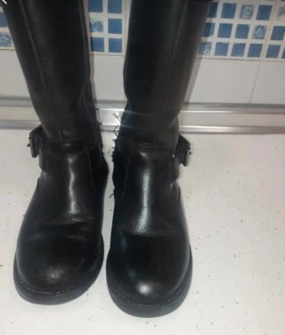Botas de piel marca Geox para niña negras