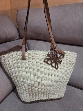 Bolso de rafia beige y marrón loewe