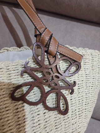 Bolso de rafia beige y marrón loewe
