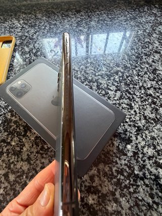 iPhone 11 Pro Max 64GB Gris Espacial