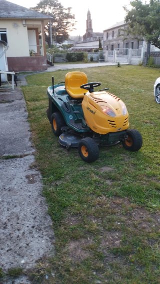 Tractor cortacésped yard-MAN 15cv y  buen estado