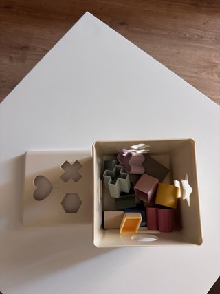 Cubo didáctico geométricas figuras. MUSHIE