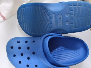 Sandalias , zuecos , Crocs Azules  talla 34 35