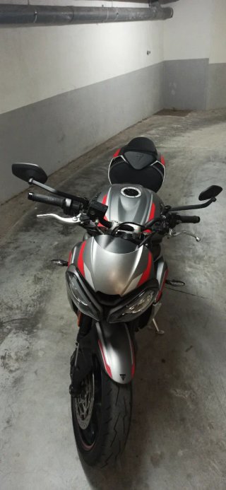 Triumph Street Triple R 2021 Negra/Roja