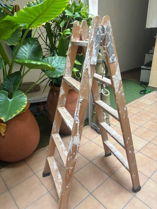 Escalera de pintor de madera