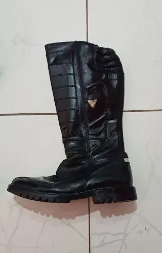 Botas de cuero negras altas