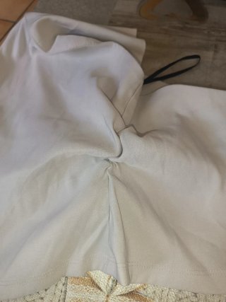 Top beige/blanco con cremallera