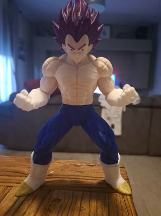 Figura Vegeta Saiyan Armadura
