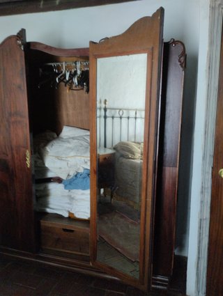 Armario antiguo 4 puertas chapado caoba