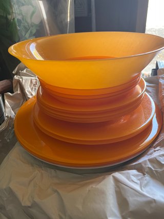 Regalo vajilla naranja de cristal. No envio.