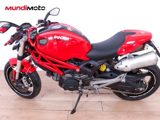 DUCATI MONSTER 696
