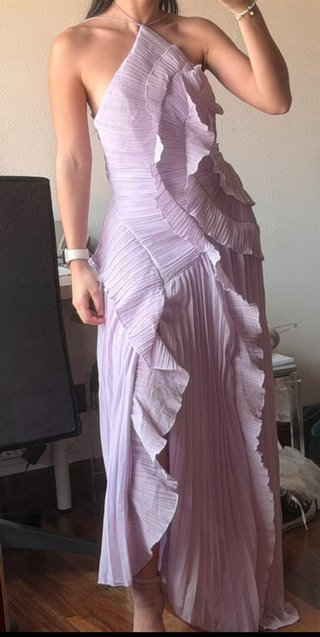 Vestido lila largo invitada volantes