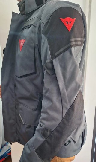 Cazadora Dainese talla L (54) Splugen 3L D-Dry