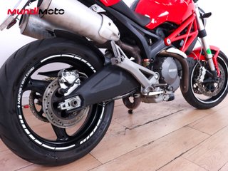 DUCATI MONSTER 696