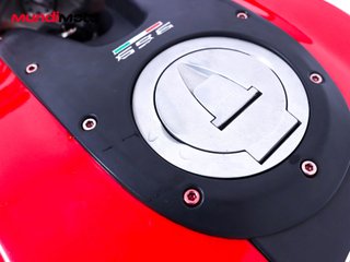 DUCATI MONSTER 696