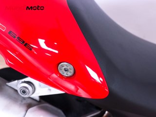 DUCATI MONSTER 696
