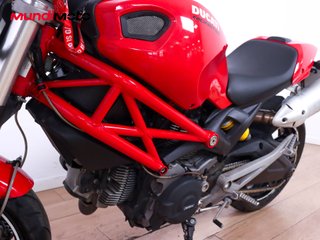 DUCATI MONSTER 696